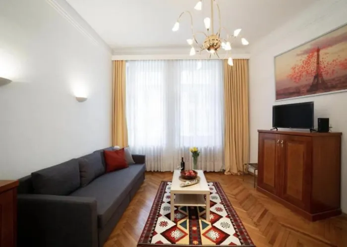 Premium With Free Parking & Shared Balcony Apartment *