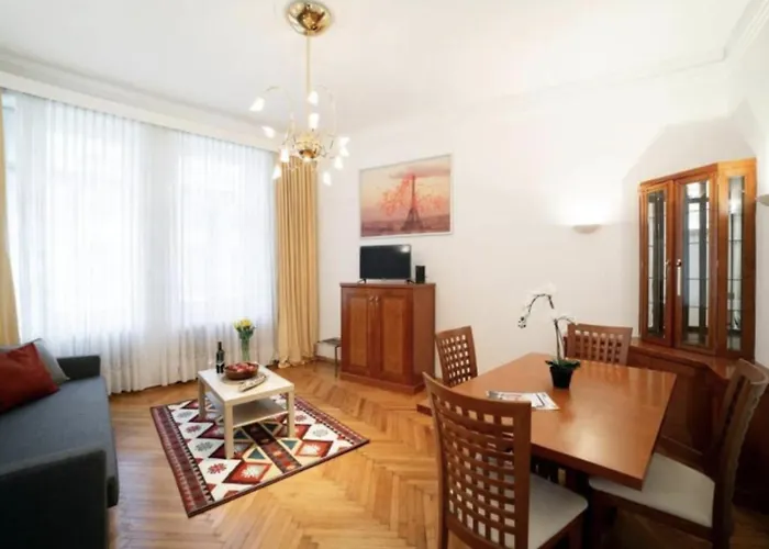 Apartment Premium With Free Parking & Shared Balcony